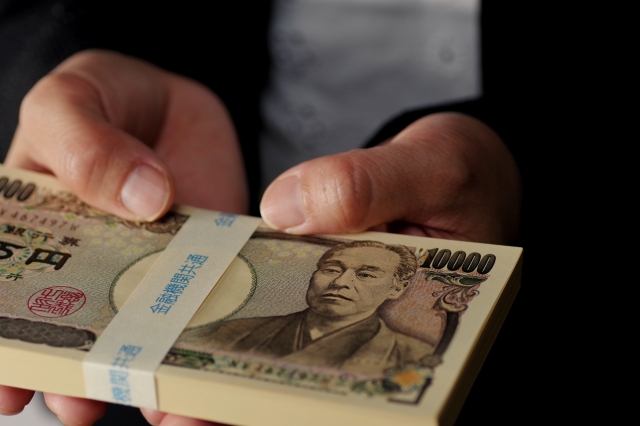 闇金業者に大金を渡してしまう。須賀川市の闇金被害の相談は弁護士や司法書士に無料でできます